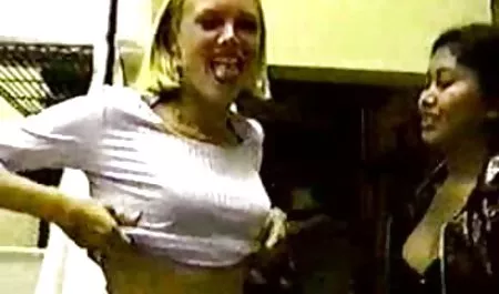 الحصول على المال من افلام سكس عربي بورنو أجل صديقها لإغواء فتاة جميلة.
